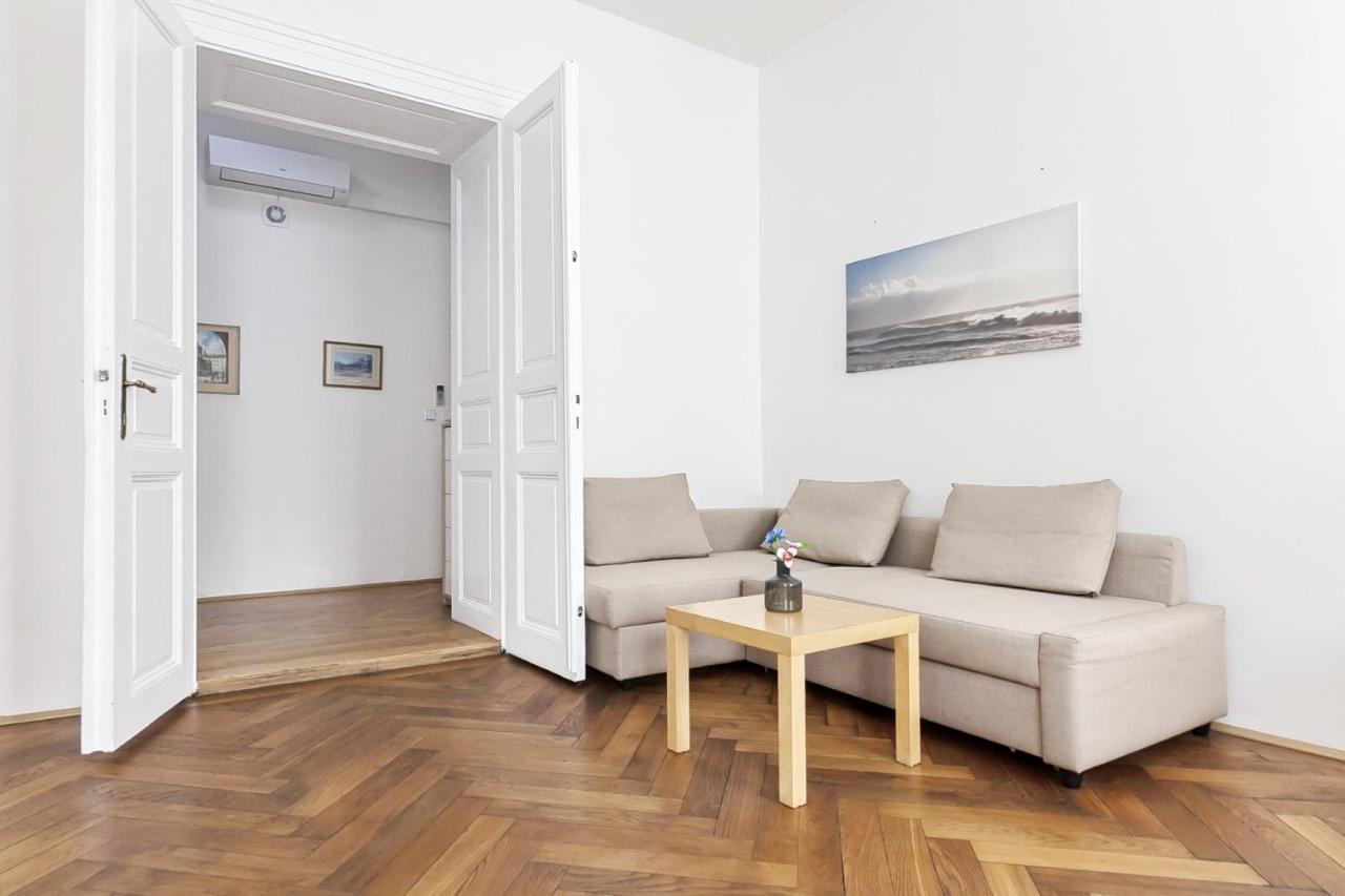 Aparthotel Wenceslas プラハ エクステリア 写真