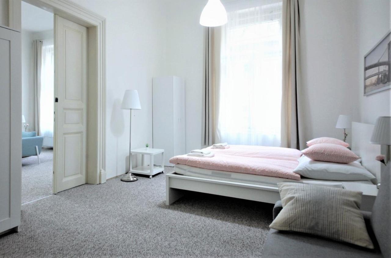 Aparthotel Wenceslas プラハ エクステリア 写真
